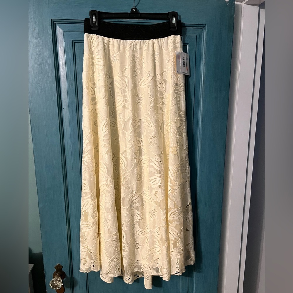 LuLaRoe Lucy Skirt